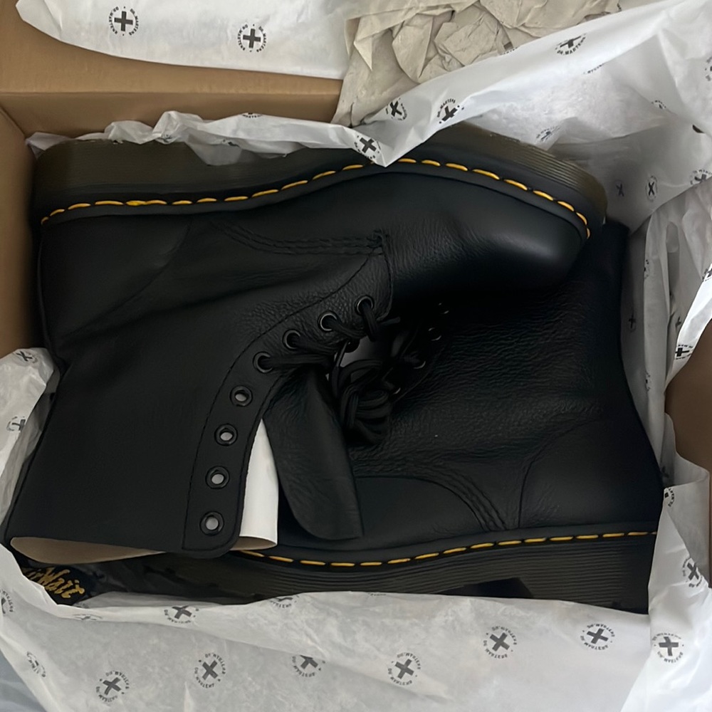 Dr. Martens Mono 1460 Pascal Virginia Boots